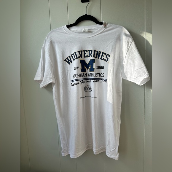 Wolverines Michigan Athletics x Modelo T Shirt - Picture 1 of 6